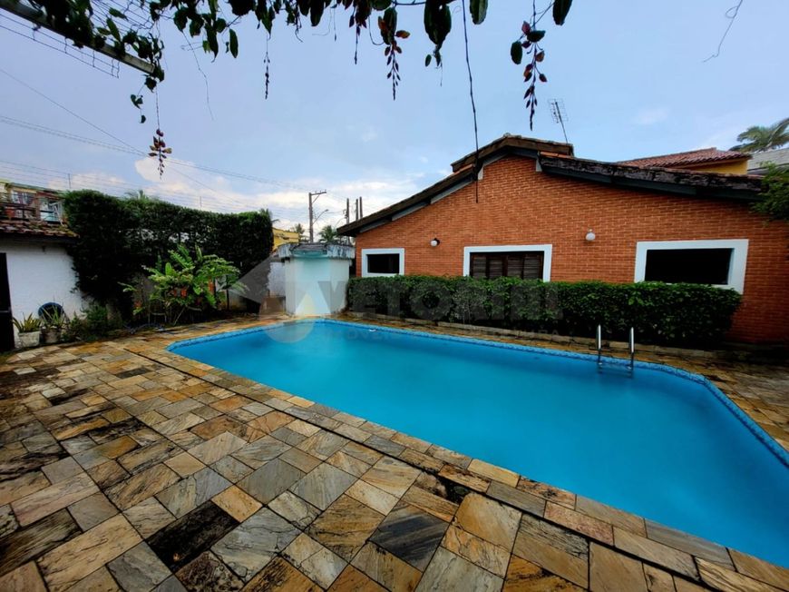 Sobrado à venda, 315 m² por R$ 1.800.000,00 - Praia das Palmeiras - Caraguatatuba/SP