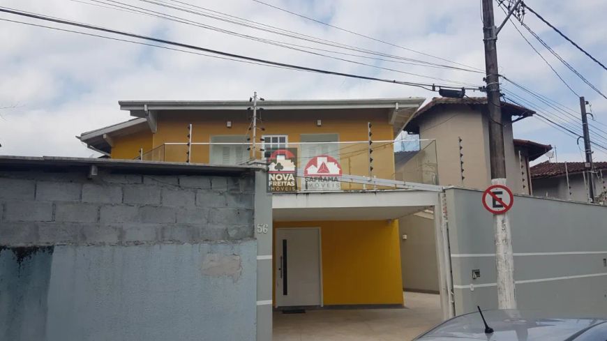Ótimo sorado com cinco dormitórios sendo uma suite master com mobília com vista para o mar