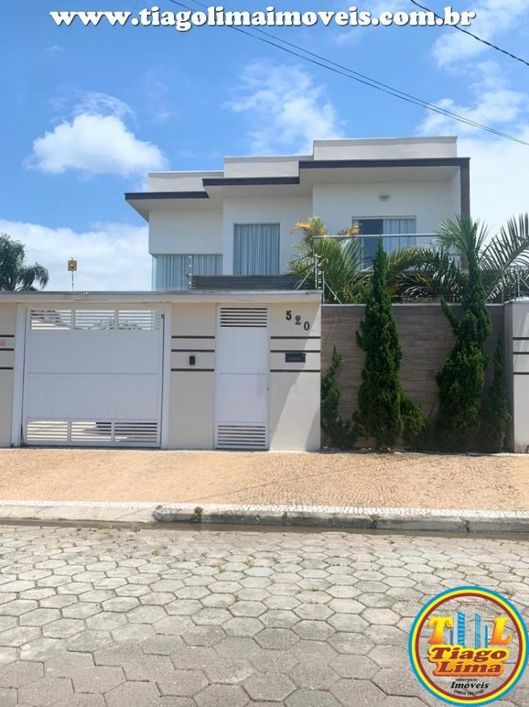 Sobrado de alto padrão com 5 dormitórios com 3 suítes e piscina a Venda - Pontal de Santa Marina