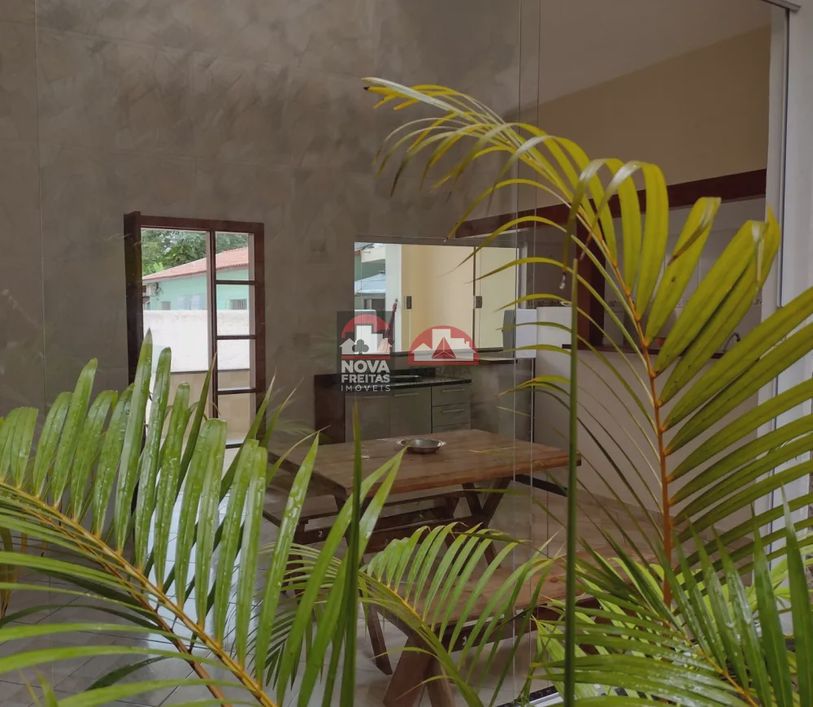 Casa Casa com ponto comercial em Caraguatatuba