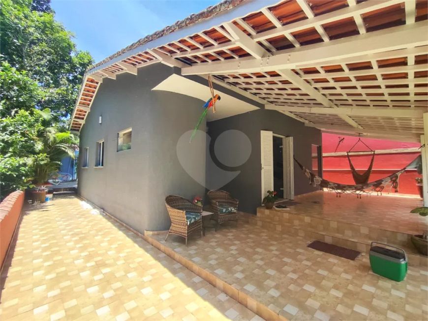 Casa com 3 quartos à venda em Massaguaçu - SP