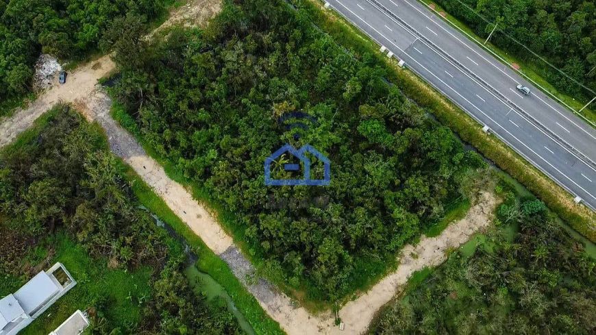 Área ampla de 1925m² à venda no bairro Jardim das Gaivotas em Caraguatatuba, SP – uma excelente opo