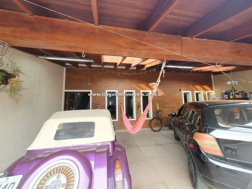 Sobrado para Venda em Caraguatatuba, Martim de Sá, 3 dormitórios, 3 banheiros, 3 vagas