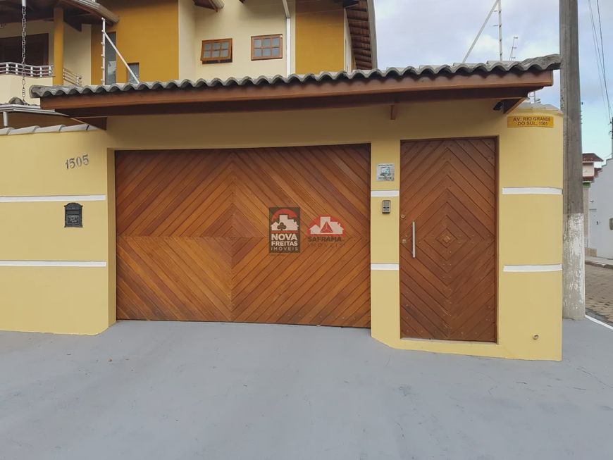 LINDO SOBRADO EM BAIRRO NOBRE DE CARAGUATATUBA!
