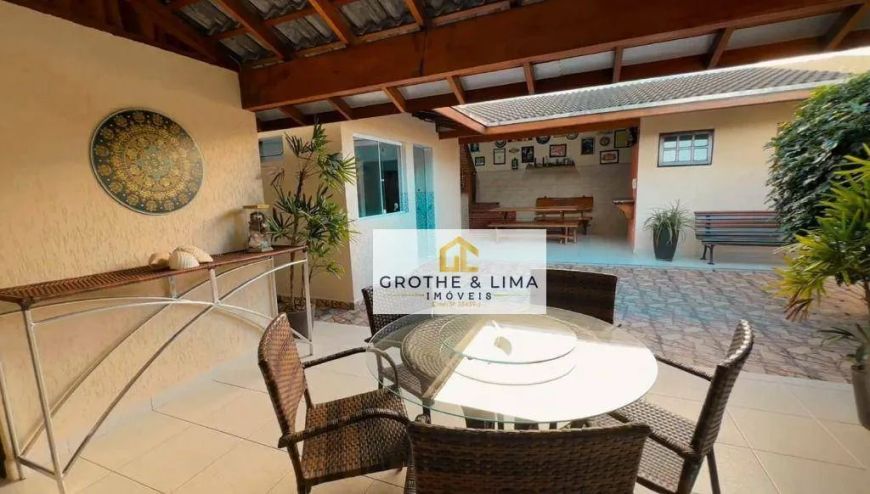 Oportunidade Única! Sobrado com 4 dormitórios, sendo 1 suíte! à venda, 246 m² por R$ 1.000.000 - Ind