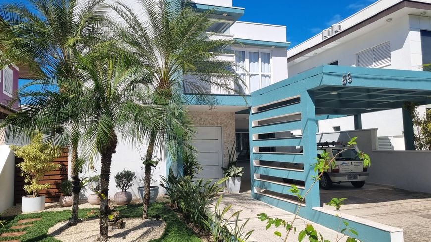 Casa de condomínio a venda em Caraguatatuba com piscina e 5 quartos