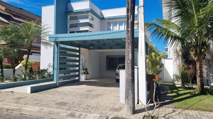 Casa de condomínio a venda em Caraguatatuba com piscina e 5 quartos