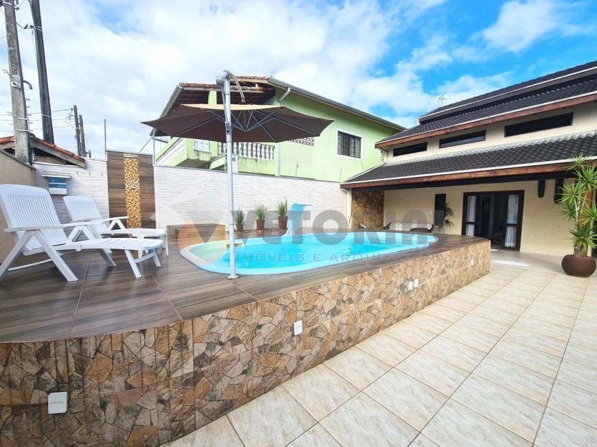 Casa com 4 dormitórios à venda, 246 m² por R$ 1.000.000 - Indaiá - Caraguatatuba/SP