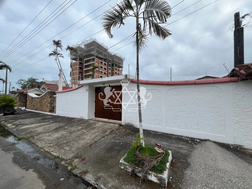 Casa à Venda, Jardim Britânia, Caraguatatuba, SP