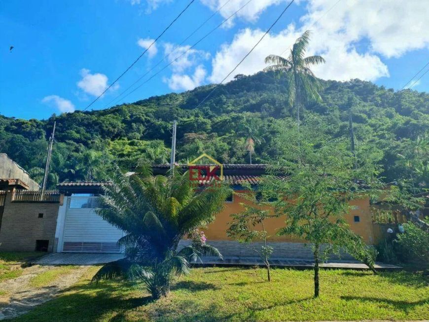 Sobrado com 4 dormitórios à venda, 690 m² por R$ 1.030.000 - Cidade Jardim - Caraguatatuba/SP