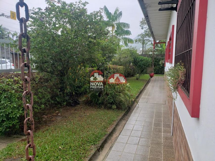 Casa Padrão em Caraguatatuba