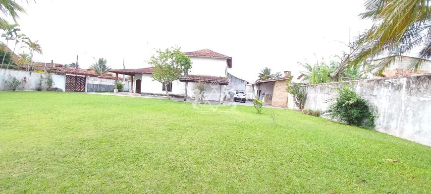 Espaçoso Sobrado à venda, Praia das Palmeiras, Caraguatatuba, SP