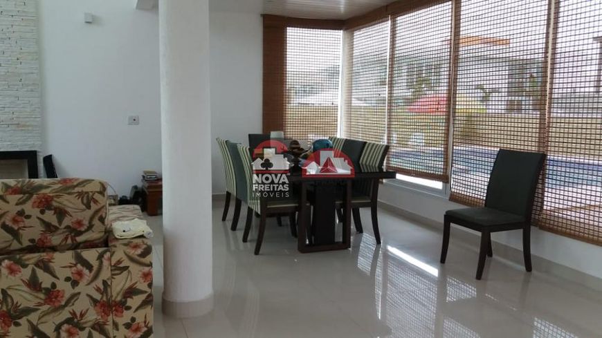 Casa Sobrado Condomínio em Caraguatatuba