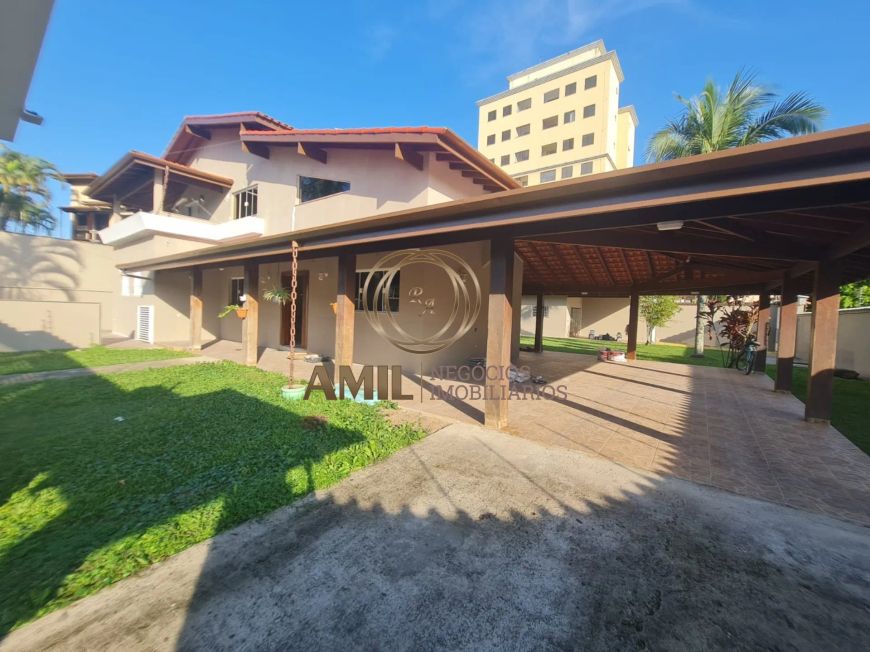 LV - Sobrado Residencial / Comercial / alto padrão / Aruan / 05 dormitórios / 771m² / litoral