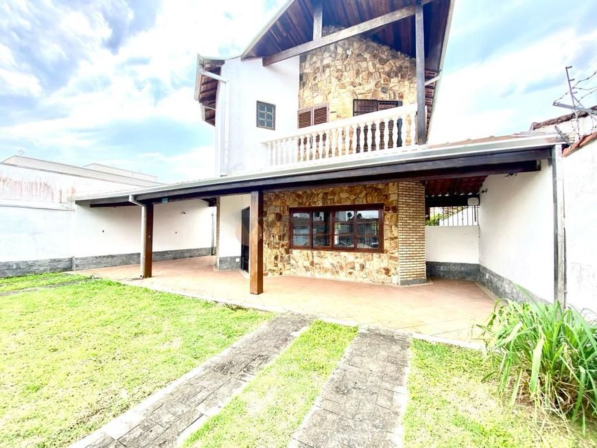 Sobrado com 3 dormitórios à venda, 142 m² por R$ 1.400.000,00 - Indaiá - Caraguatatuba/SP