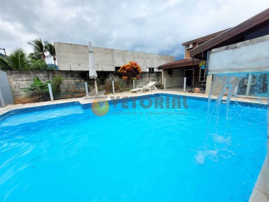 Sobrado com 3 dormitórios à venda, 244 m² por R$ 900.000,00 - Martim de Sá - Caraguatatuba/SP