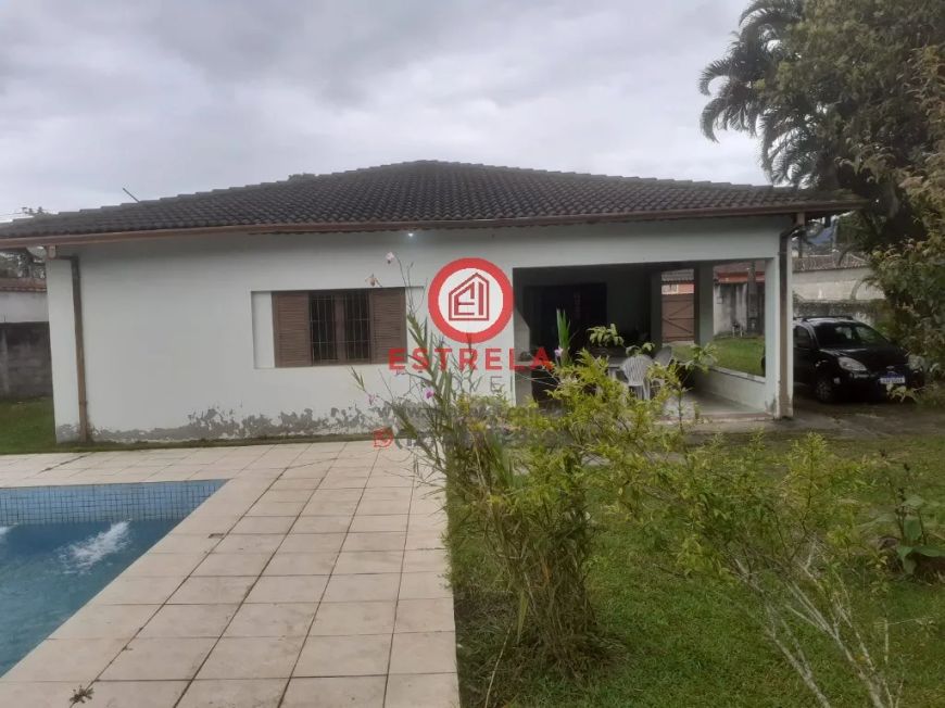 Imóvel à venda em Caraguatatuba-SP no Jardim Casa Branca: 3 quartos, 1 suíte, 1 sala, 1 banheiro, 2