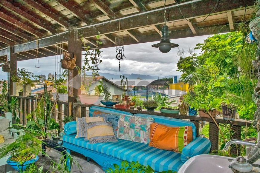 Sobrado com 8 dormitórios à venda, 445 m² por R$ 1.500.000,00 - Caputera - Caraguatatuba/SP