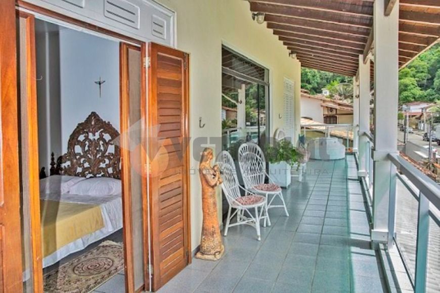 Sobrado com 8 dormitórios à venda, 445 m² por R$ 1.500.000,00 - Caputera - Caraguatatuba/SP