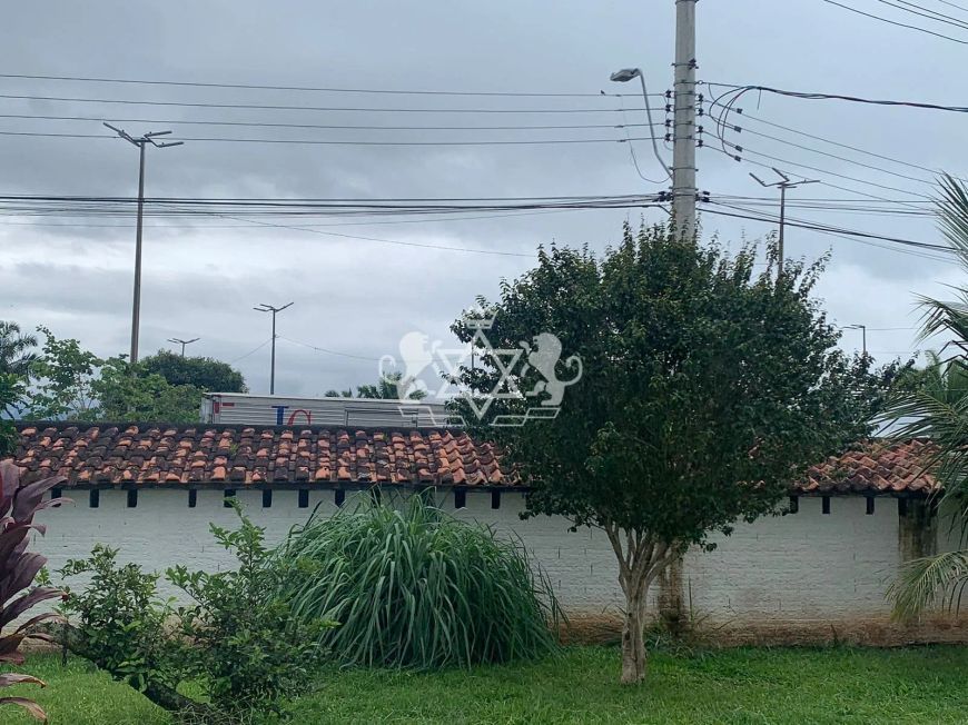 Excelente oportunidade de investimento em um espaçoso imóvel de esquina à venda no Porto Novo, Cara