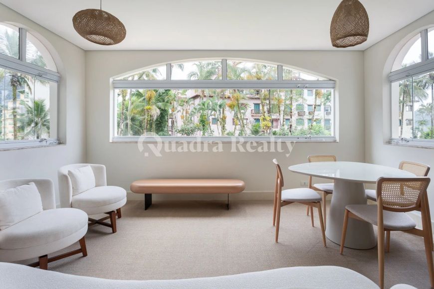 Apartamento a poucos metros da praia com vista para o mar