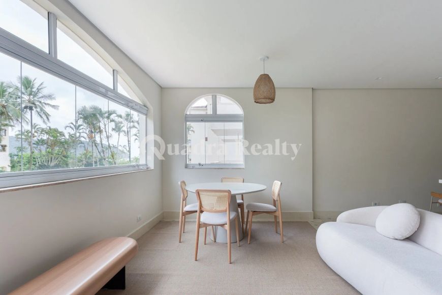 Apartamento a poucos metros da praia com vista para o mar
