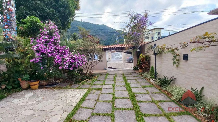 Casa com 6 dormitórios à venda, 356 m² por R$ 3.010.000,00 - Sumaré - Caraguatatuba/SP