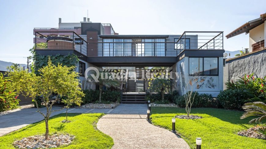 Casa em container à beira-mar