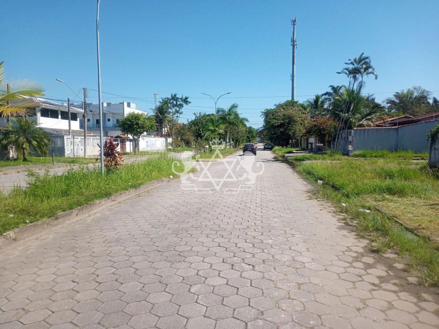 Terreno de 500m² à venda, a 200m da praia, Jardim Britânia, Caraguatatuba, SP