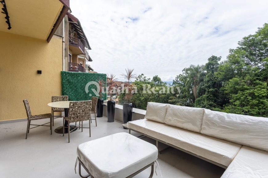Apartamento com varanda e vista panorâmica