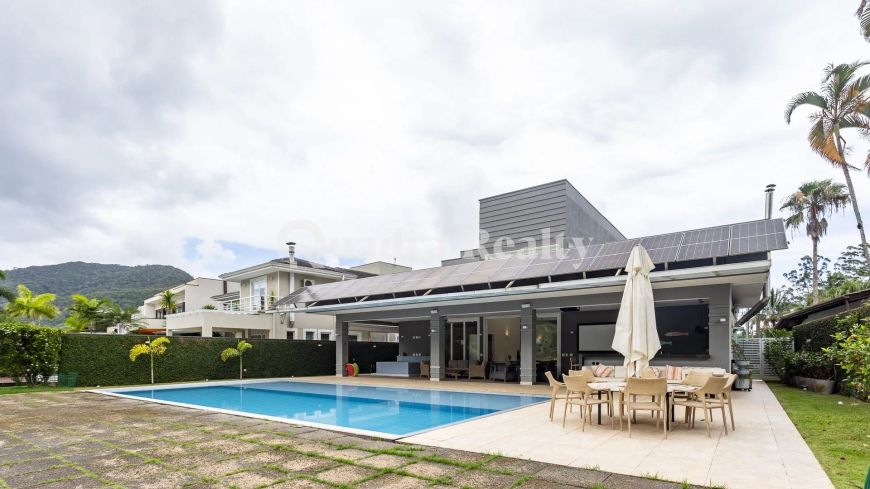 Casa com projeto moderno no Condomínio Costa Verde Tabatinga