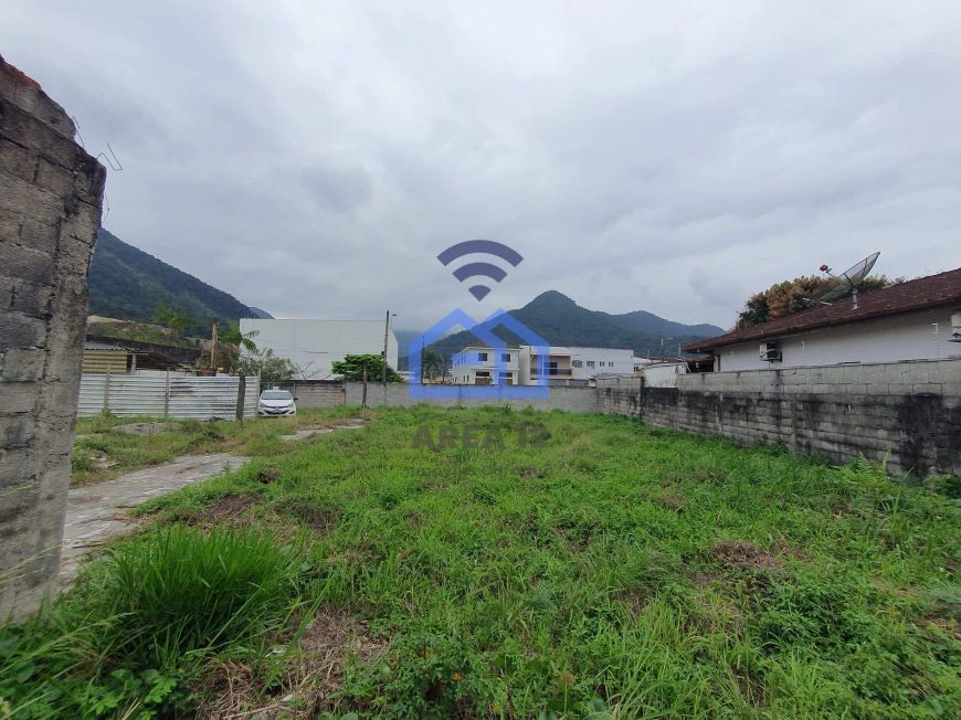 Área ampla à venda no bairro da Martim de Sá em Caraguatatuba, SP - Espaço generoso de mais de 1130