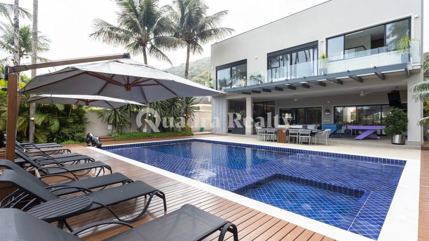 Casa no Condomínio Costa Verde Tabatinga com amplo jardim
