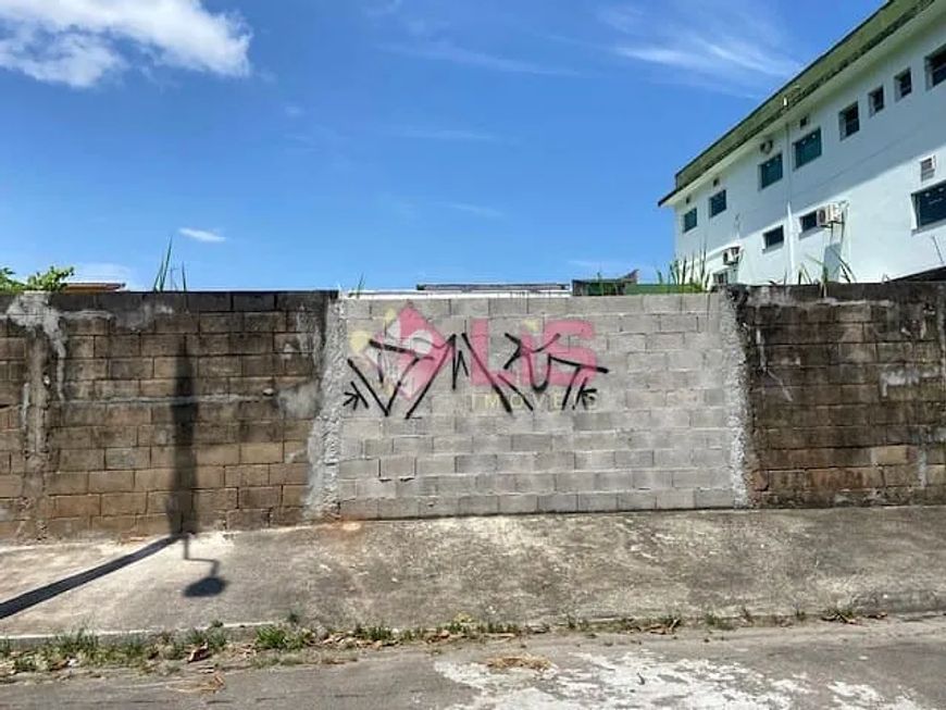 EXCELENTE ÁREA COMERCIAL PRÓXIMO AO FORUM DE CARAGUATATUBA COM PROJETO APROVADO PARA 30 SALAS COMER