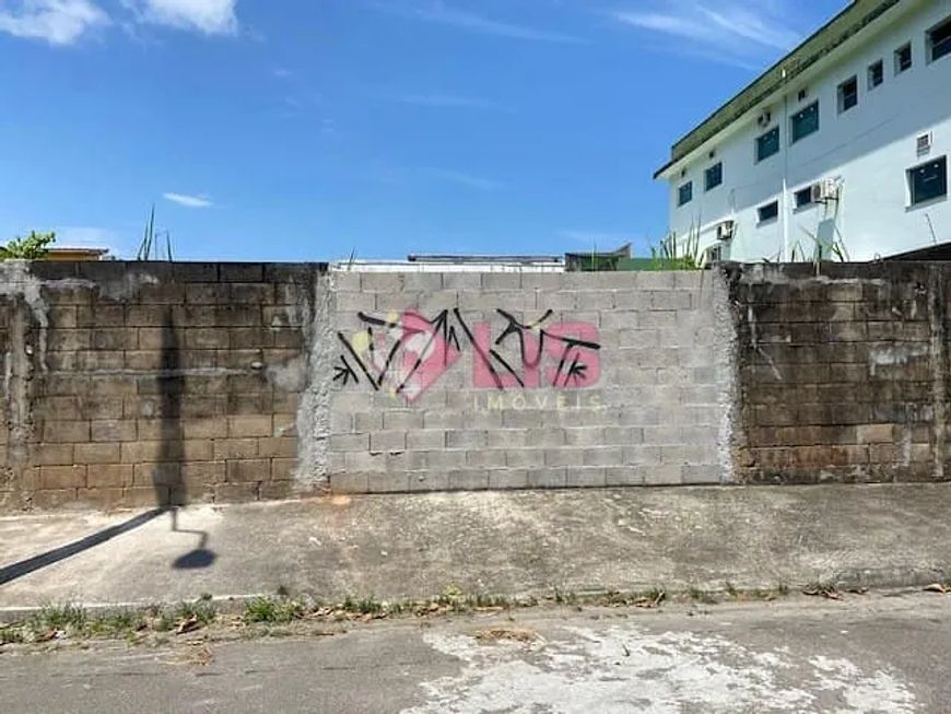 EXCELENTE ÁREA COMERCIAL PRÓXIMO AO FORUM DE CARAGUATATUBA COM PROJETO APROVADO PARA 30 SALAS COMER