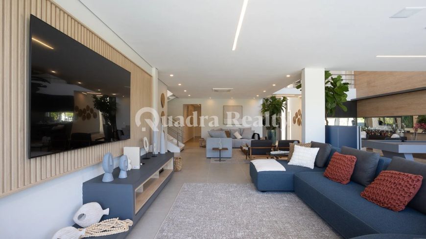 Casa com ampla área de lazer