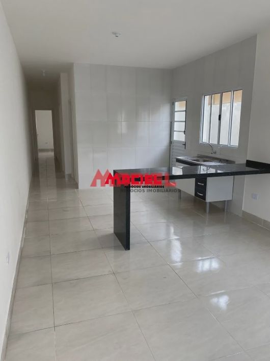 Casa Padrão em Caraguatatuba
