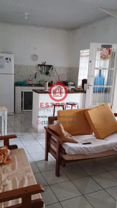 VENDO EDÍCULA A 300 MTS DA PRAIA NO PORTO NOVO EM CARAGUATATUBA/SP.