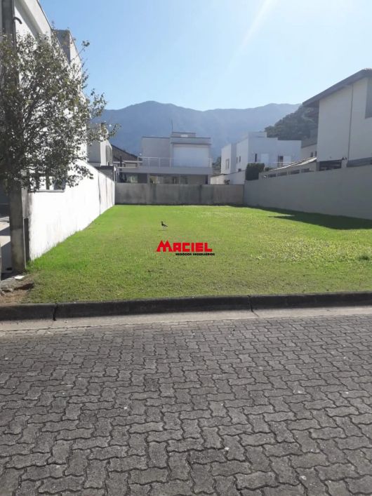 Terreno em condominio de alto padrão frente a praia massaguaçu