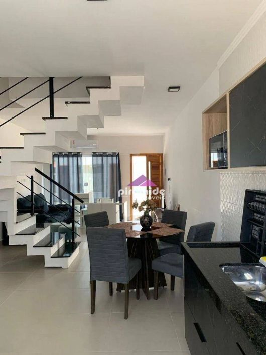 Casa com 2 dormitórios à venda, 72 m² por R$ 480.000,00 - Massaguaçu - Caraguatatuba/SP