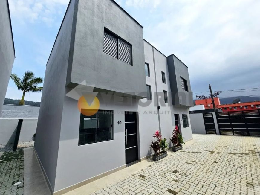 Sobrado com 2 dormitórios à venda, 75 m² por R$ 489.000,00 - Jardim Capricórnio - Caraguatatuba/SP
