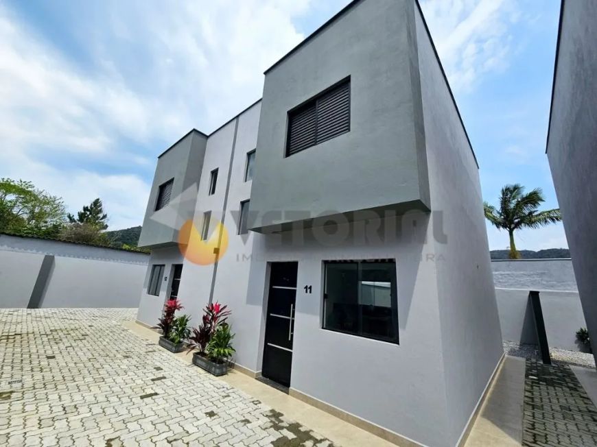 Sobrado com 2 dormitórios à venda, 75 m² por R$ 489.000,00 - Jardim Capricórnio - Caraguatatuba/SP