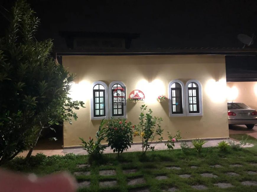 Casa com edicula em Caraguatatuba