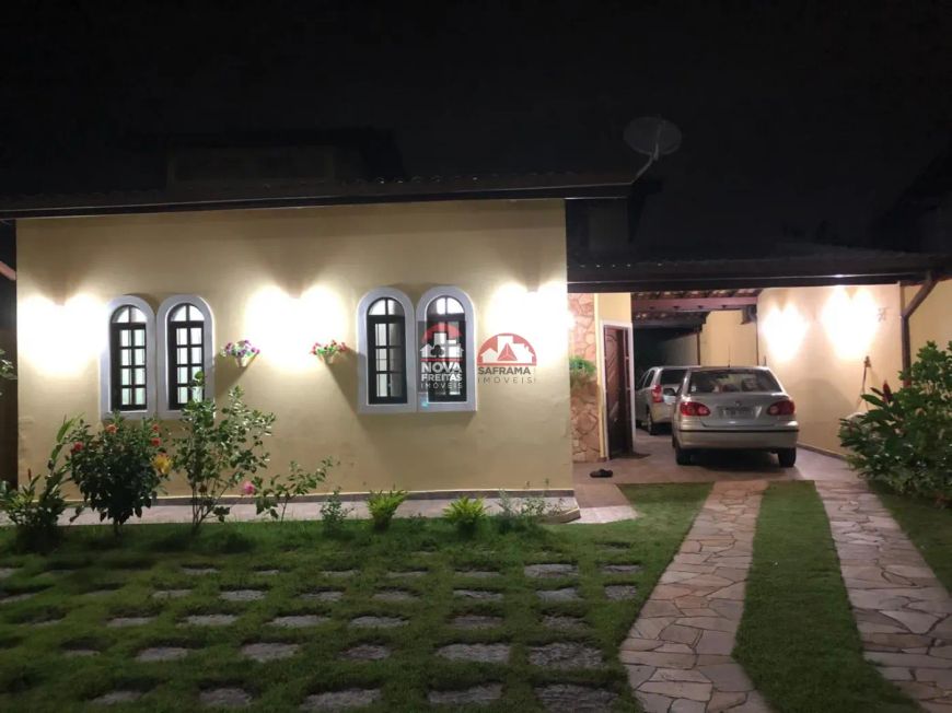 Casa com edicula em Caraguatatuba