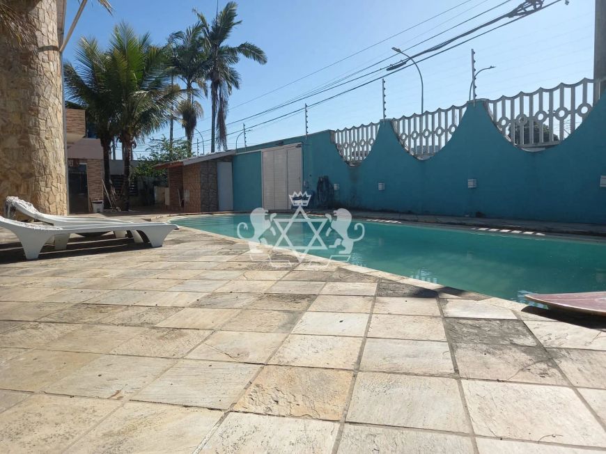 Casa à Beira-Mar no Jardim Britânia, Caraguatatuba/SP - Não perca essa oportunidade!