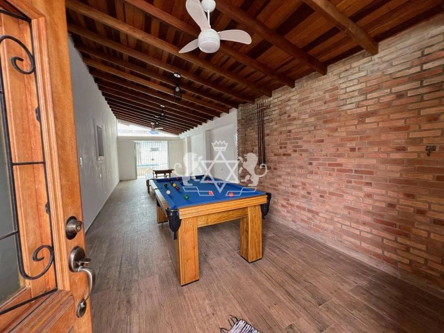 Casa à venda c/2 dorms e Piscina a 400m da Praia das Palmeiras, Caraguatatuba, SP