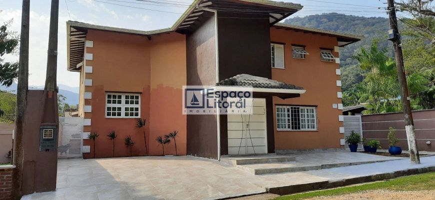 Sobrado com 3 dormitórios à venda, 240 m² por R$ 1.250.000,00 - Martim de Sá - Caraguatatuba/SP