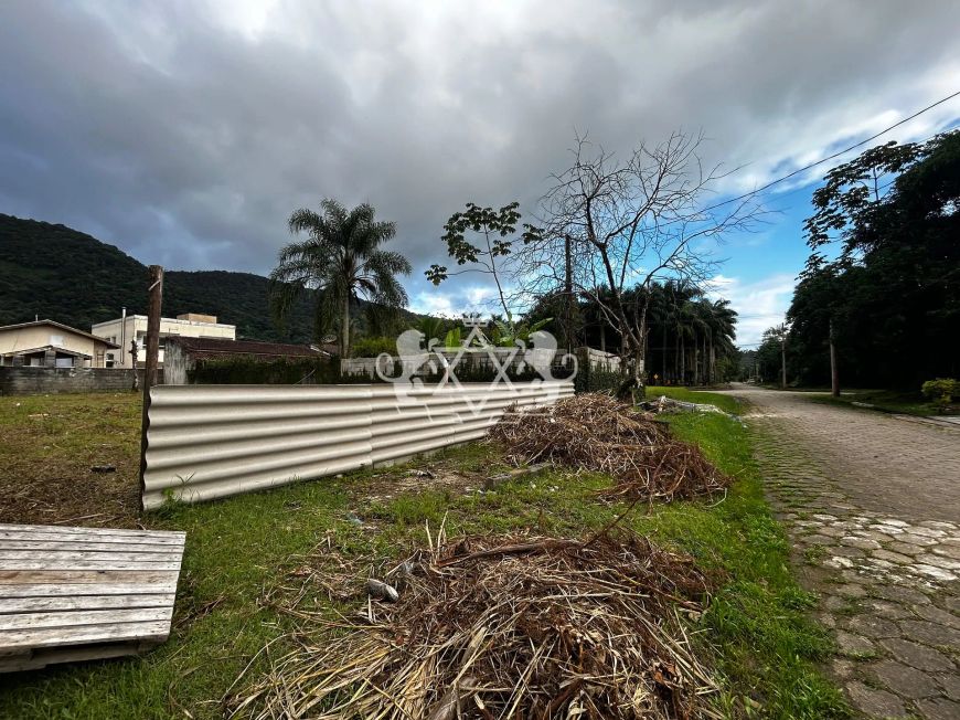 Terreno à Venda, Localização Privilegiada com 384m² no Condomínio Mar Verde II Caraguatatuba, SP.