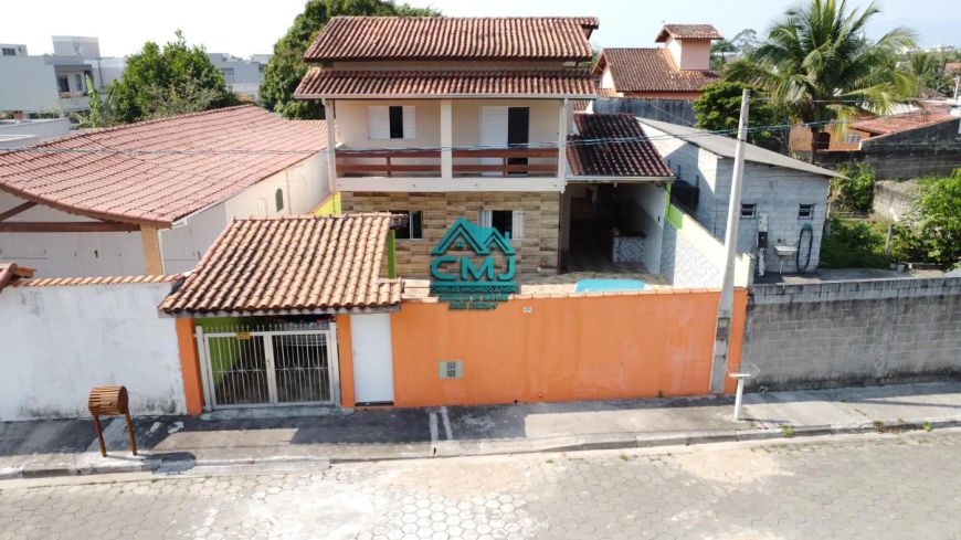 Sobrado em Condomínio para Venda em Caraguatatuba, Massaguaçu, 4 dormitórios, 3 suítes, 2 banheiros,