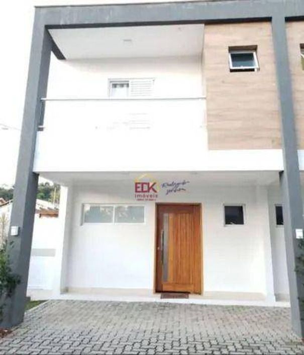 Sobrado com 2 dormitórios à venda, 199 m² por R$ 689.000 - Massaguaçu - Caraguatatuba/SP
